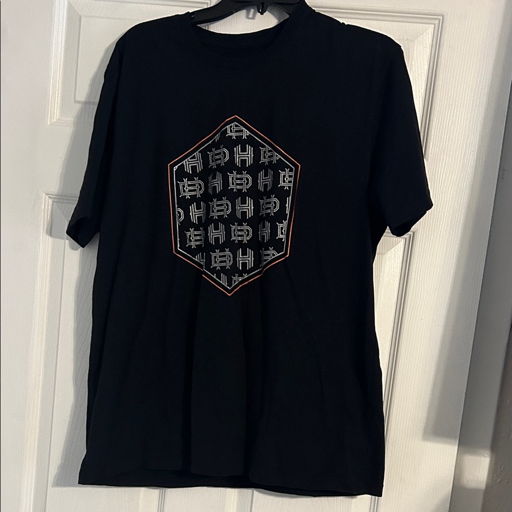 Hexagon Graphic Black T-Shirt.2